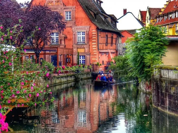 Khung cảnh lãng mạn bên sông Lauch ở Colmar