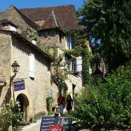 Khung cảnh thiên nhiên tươi đẹp ở Sarlat-la-Canéda