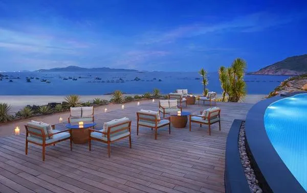 Khuôn viên AVANI Quy Nhơn Resort &amp; Spa
