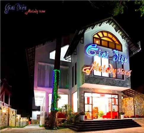 Khuôn viên phía trước Khách sạn Giai Điệu Đà Lạt