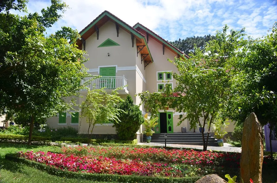 Khuôn viên Tea Resort Đà Lạt