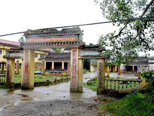 Làng cổ Túy Loan