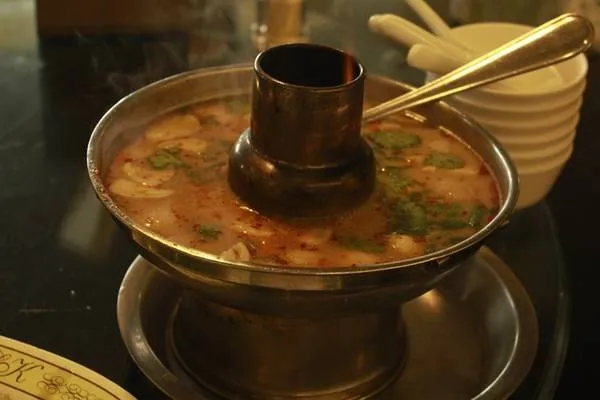 Lẩu Tom Yum tại nhà hàng Leng Kee