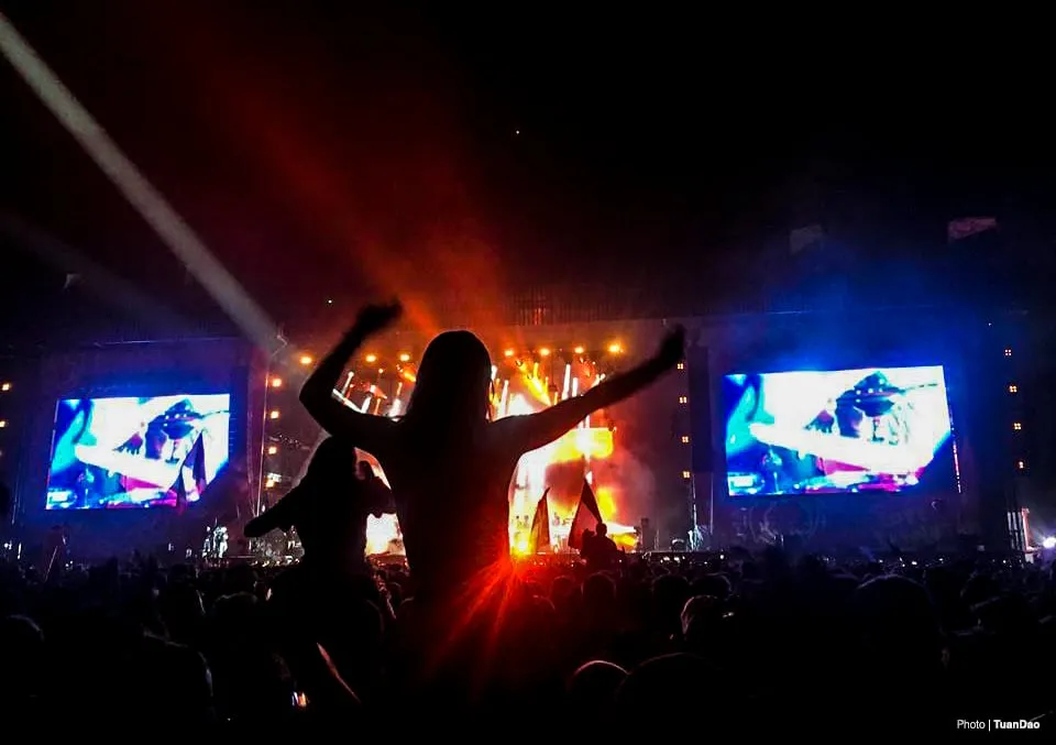 Lễ hội âm nhạc Sziget Festival diễn ra hàng năm tại Budapest, thu hút hàng trăm nghìn người tham dự