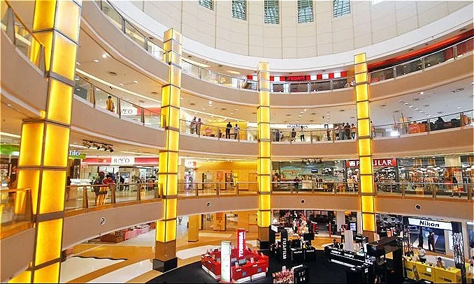 Mặt ngoài trung tâm thương mại Sunway Pyramid