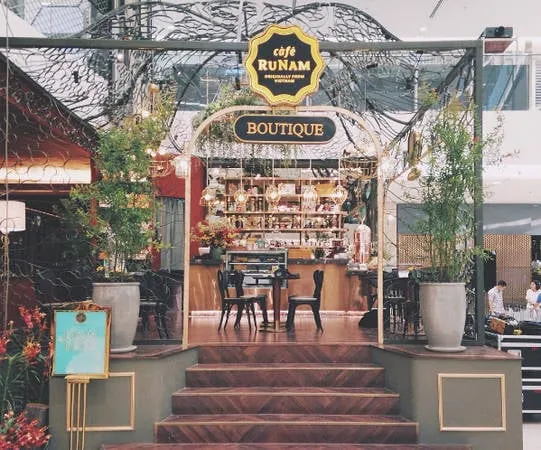 Mặt tiền ấn tượng của Runam Boutique