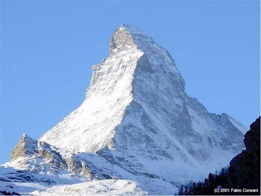 Matterhorn, ngọn núi thuộc dãy Alps, nổi tiếng với vẻ đẹp ngoạn mục nhưng cũng là một trong những nơi nguy hiểm nhất. Hơn 500 người đã thiệt mạng khi cố gắng chinh phục đỉnh núi này.