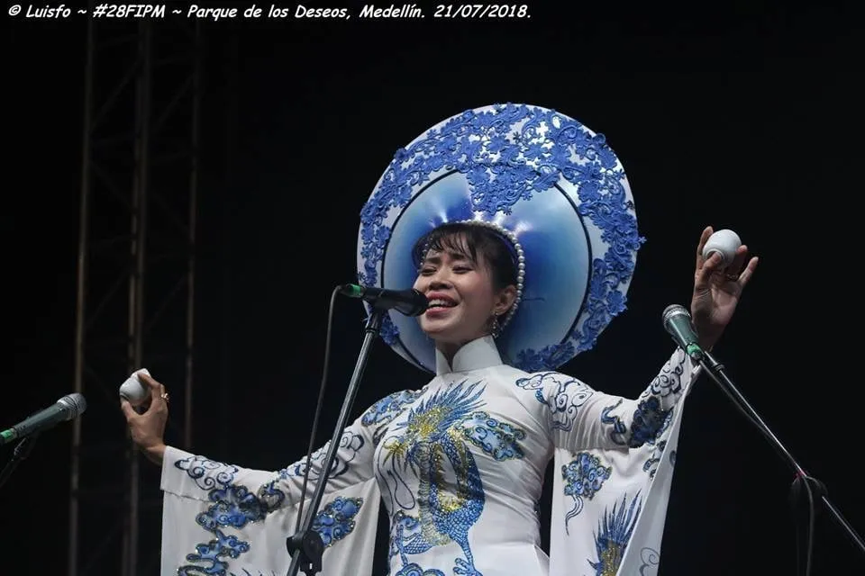 MC Quỳnh Hoa trải nghiệm văn hóa địa phương tại Colombia