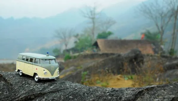 Mô hình xe cứu thương Volkswagen tại bãi Hải Cẩu
