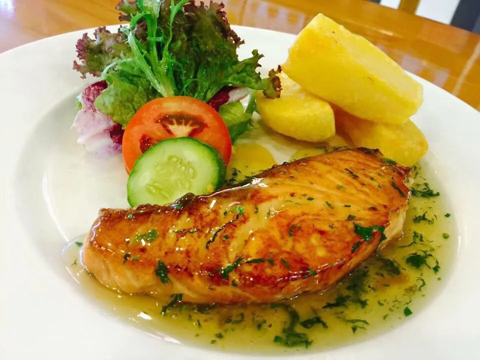 Món ăn hấp dẫn tại 48 Bistro