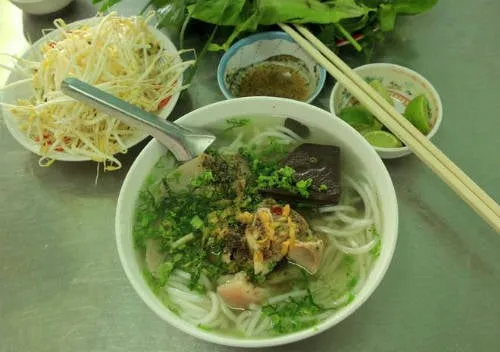 Món bánh canh Trảng Bàng thơm ngon, hấp dẫn.