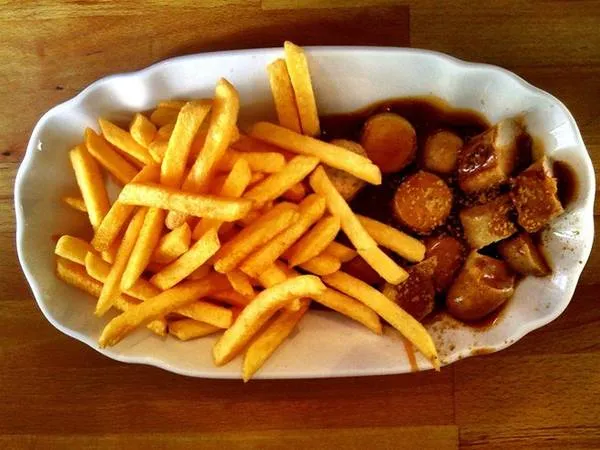 Món Currywurst ở Đức