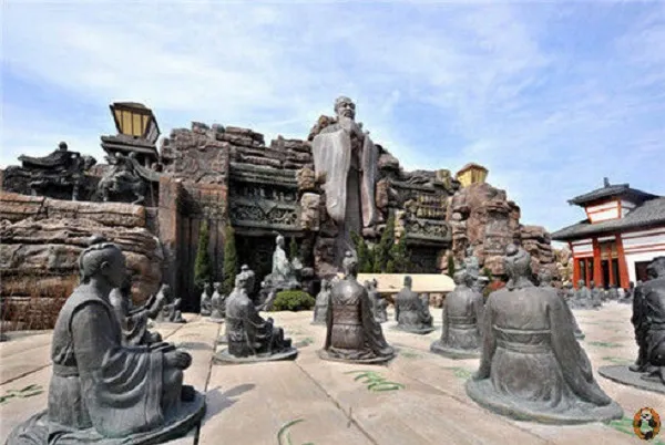 Một góc Khu tàn tích Diêm Thành cổ kính. Ảnh: Pandaguides.