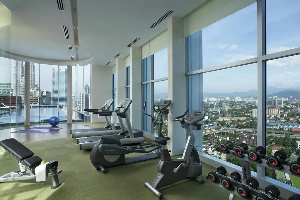 Một góc nhìn khác của bể bơi tại Somerset Kuala Lumpur