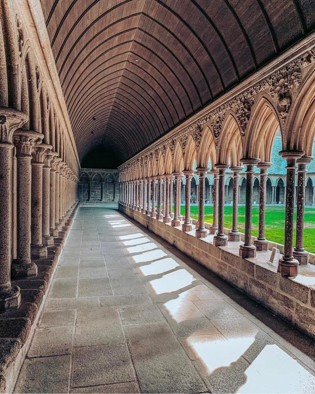 Một góc nhìn khác của Mont Saint Michel