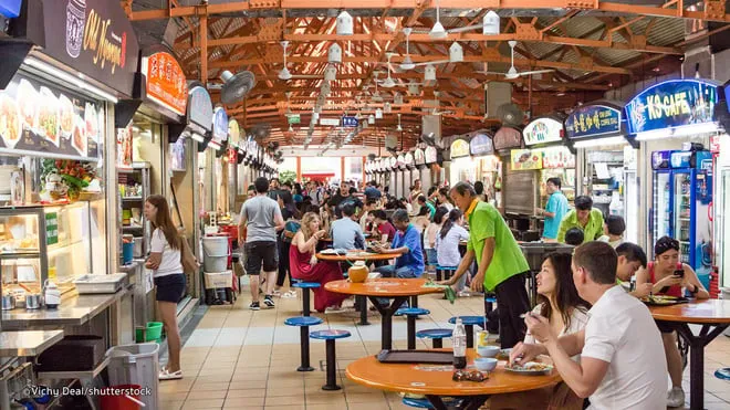 Một hawker center ở Singapore - Ảnh: Singapore Travel Guide