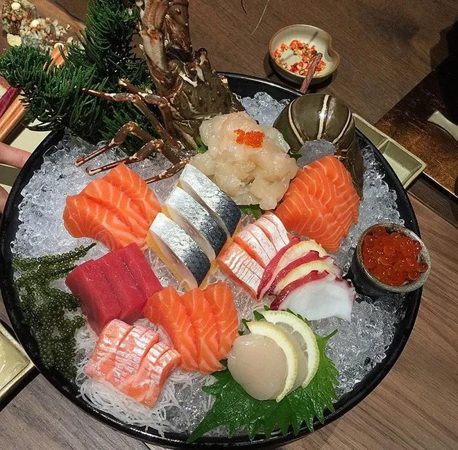 Một set sushi cao cấp tại YEN Sushi Premium