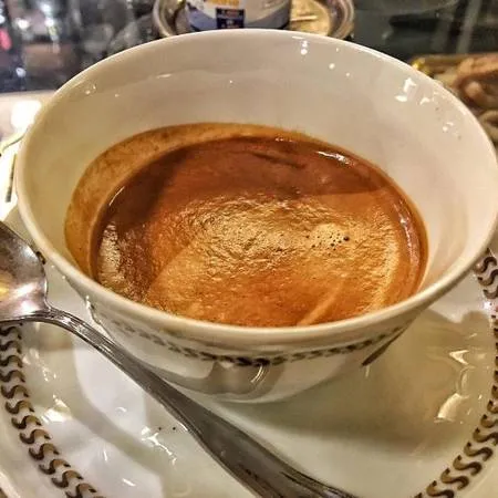 Một tách Cappuccino thơm ngon tại quán cà phê Sciascia Caffè ở Rome, Ý.