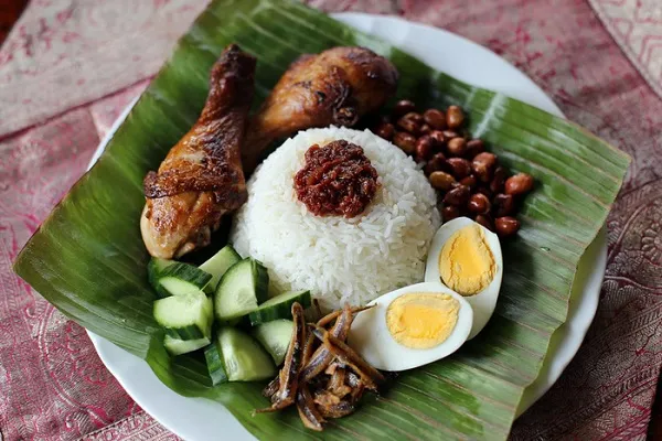 Nasi lemak - món ăn quốc dân của Malaysia