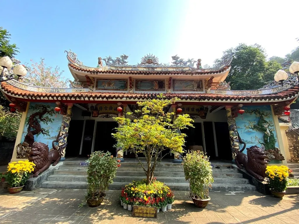 Nét cổ kính, uy nghiêm của chùa Tam Thai