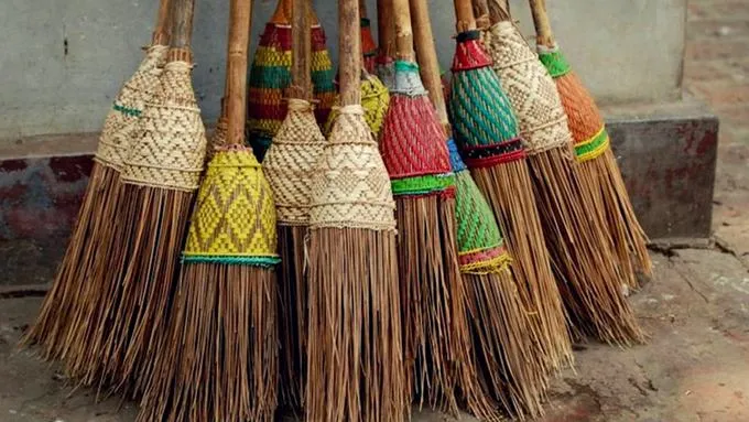 Người dân Na Uy giấu chổi vào đêm Giáng Sinh. Nguồn ảnh: Daily Social.