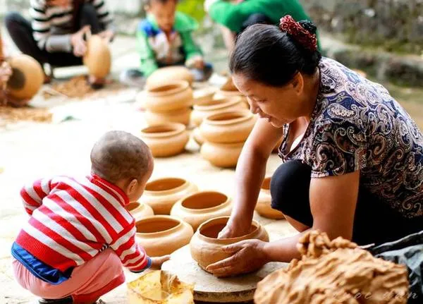 Người thợ làm nồi đất