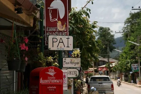 Những ngôi nhà đầy màu sắc ở Pai