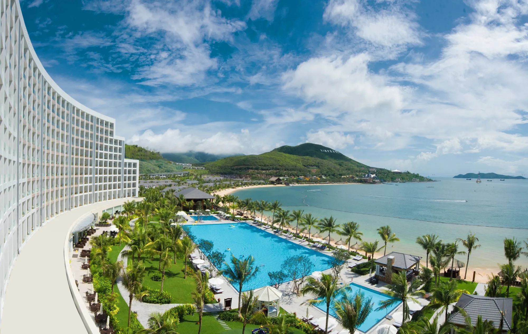 Nội thất phòng Vinpearl Resort &amp; Spa Nha Trang Bay