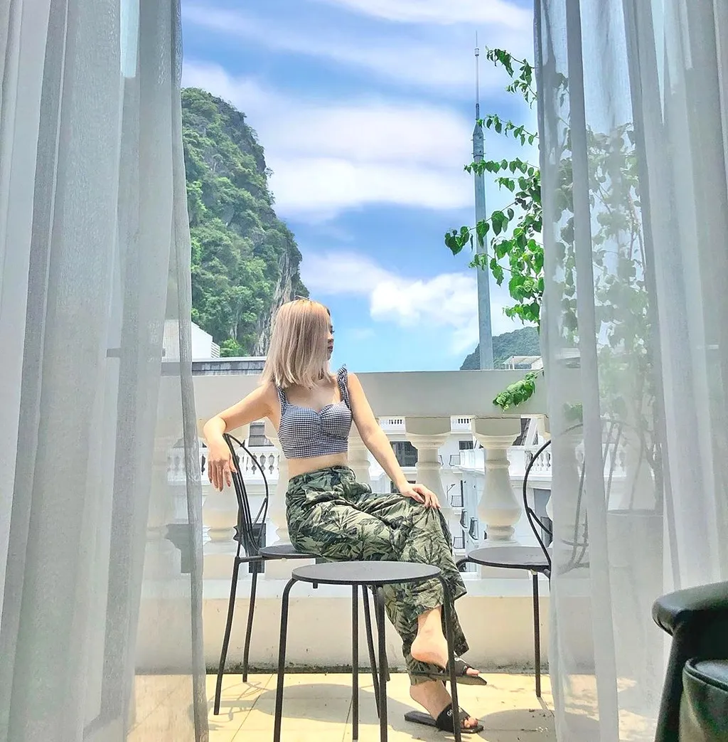 Nội thất sang trọng tại một resort ở Huế. Ảnh: Poxieee.
