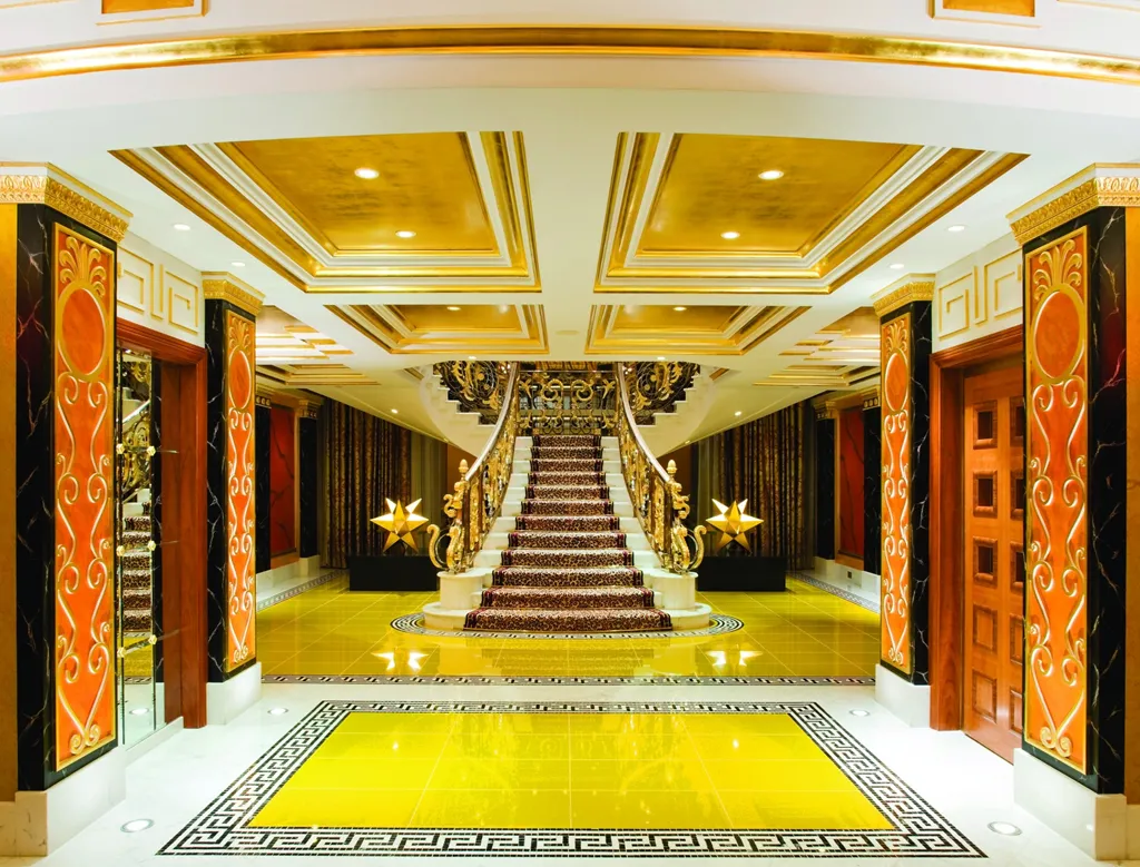 Nội thất xa hoa bên trong khách sạn Burj Al Arab. Ảnh: Dubai-Infoguide.de.