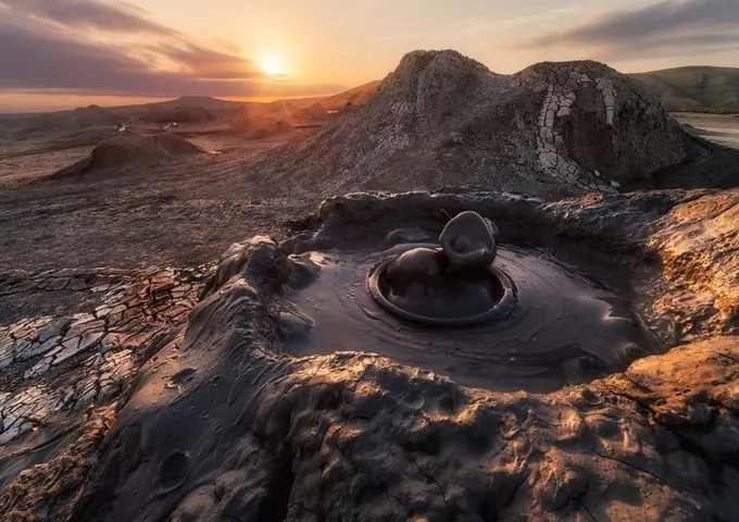 Núi lửa bùn Turaghai ở Azerbaijan
