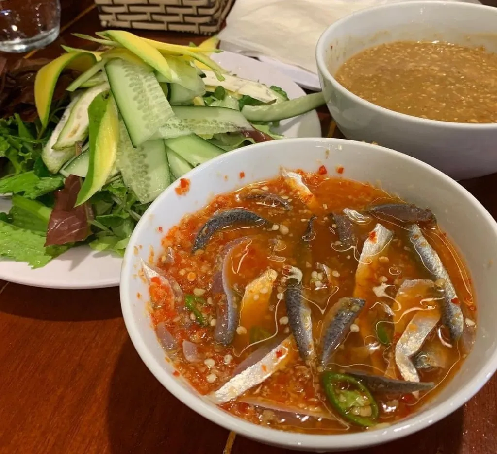 Nước chấm gỏi cá Nam Ô