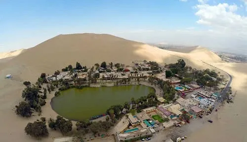 Ốc đảo Huacachina có đầy đủ tiện nghi như một khu nghỉ dưỡng