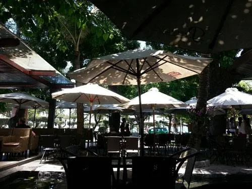 Paramount Cafe view biển