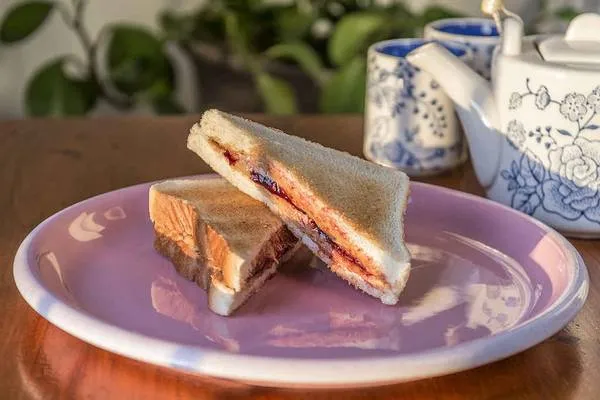 PB And J - Mỹ