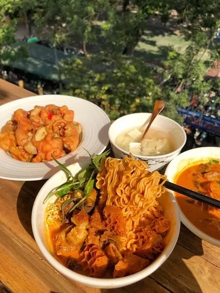Phá lấu tại Chợ Cô Dần có hương vị gần giống với phá lấu Sài Gòn