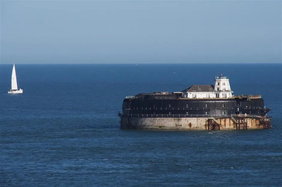 Pháo đài Spitbank, Anh - khách sạn sang trọng trên biển