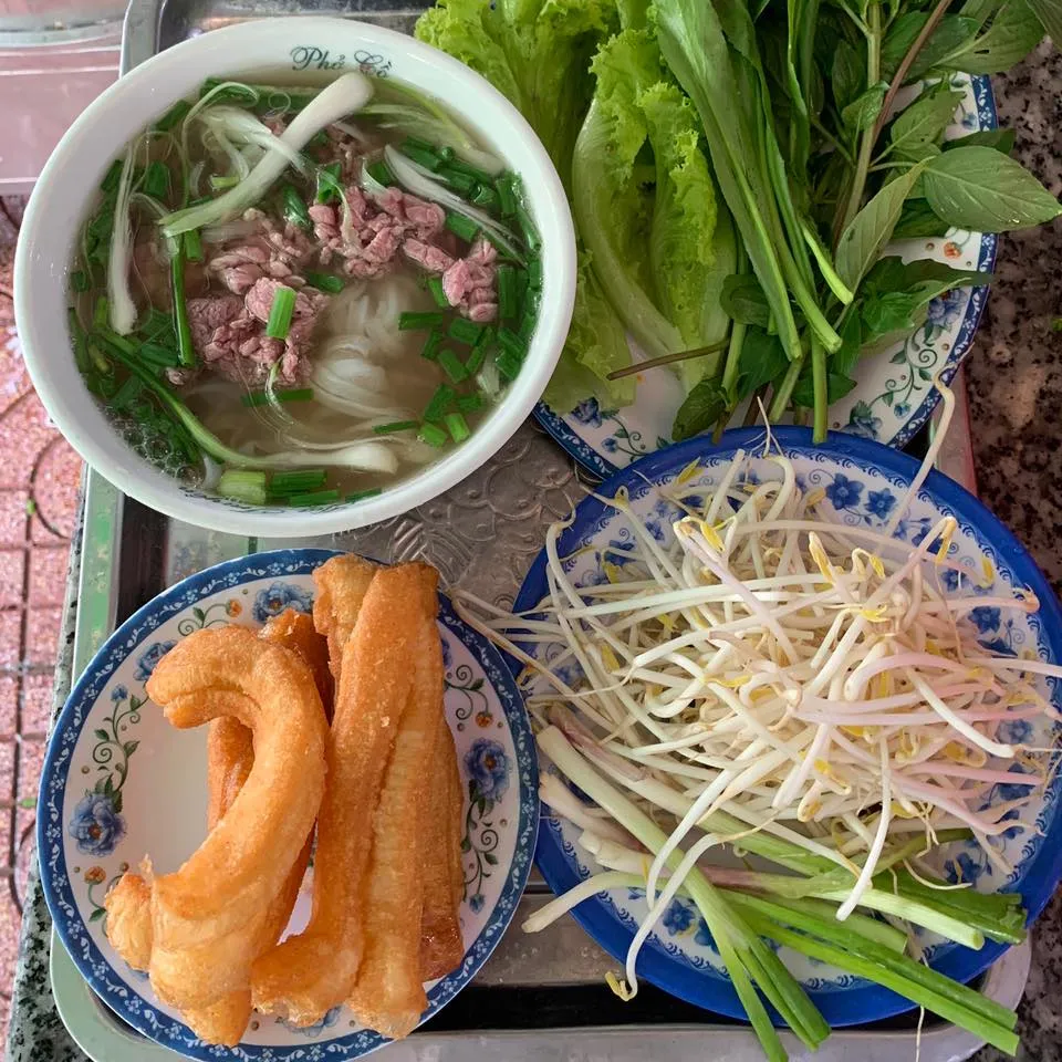 Phở Cồ ăn kèm quẩy