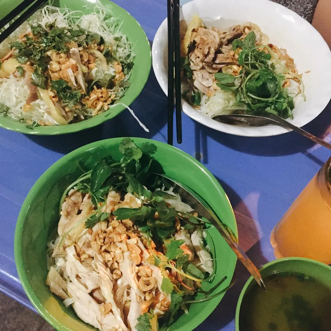 Phở gà trộn Mã Mây