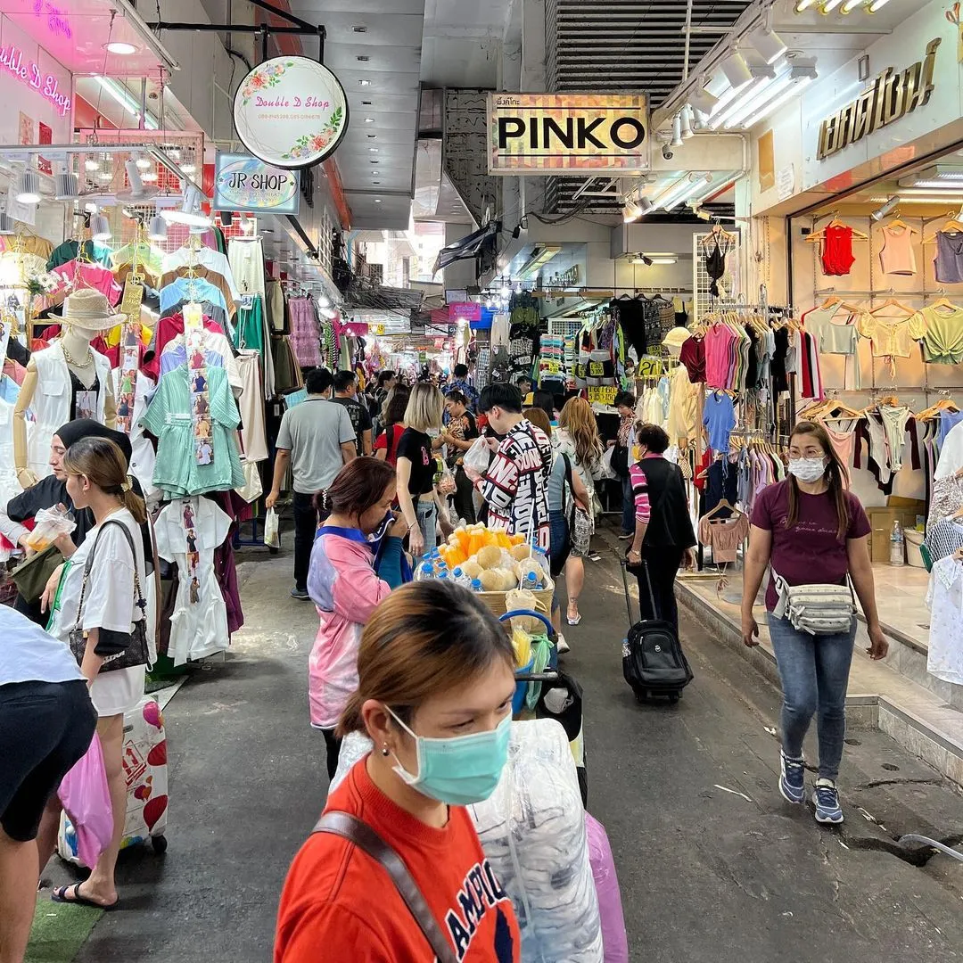 Pratunam Market - Thiên đường mua sắm giá rẻ
