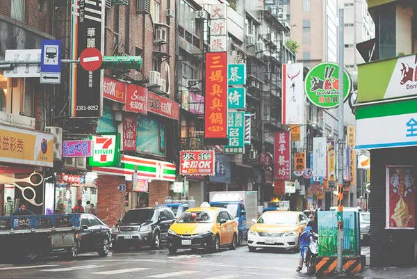 Quà tặng 8/3 là tour du lịch nước ngoài