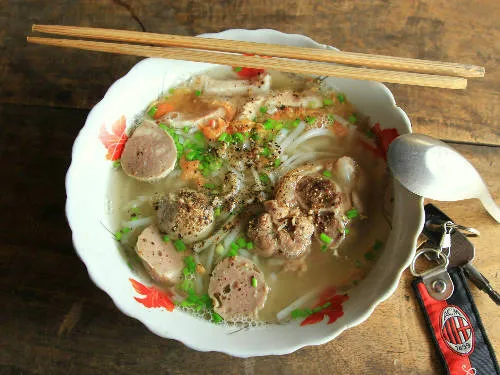 Quán bánh canh Vĩnh Trung tại chợ Vĩnh Trung, An Giang