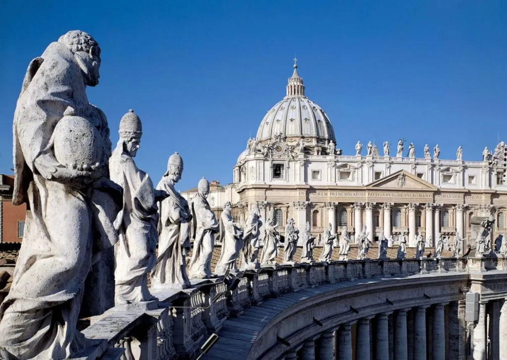 Quảng trường Thánh Peter nhìn từ Cung điện Vatican