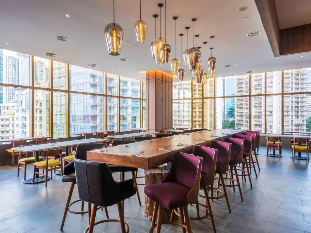 Quầy bar trên cao khách sạn ibis Kuala Lumpur City Centre