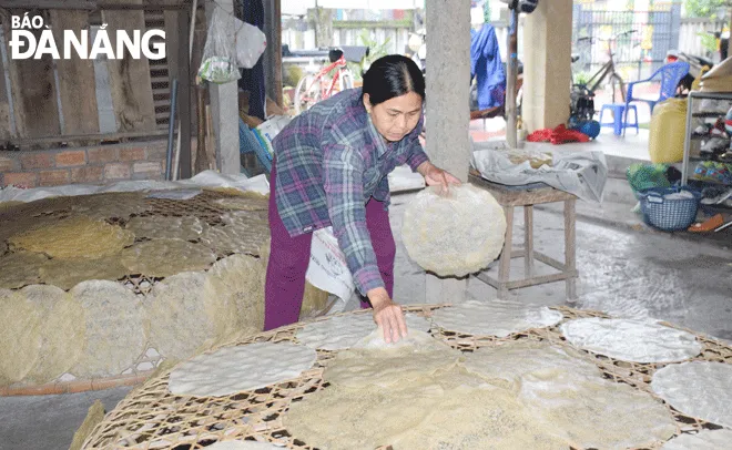 Quy trình làm bánh tráng Túy Loan