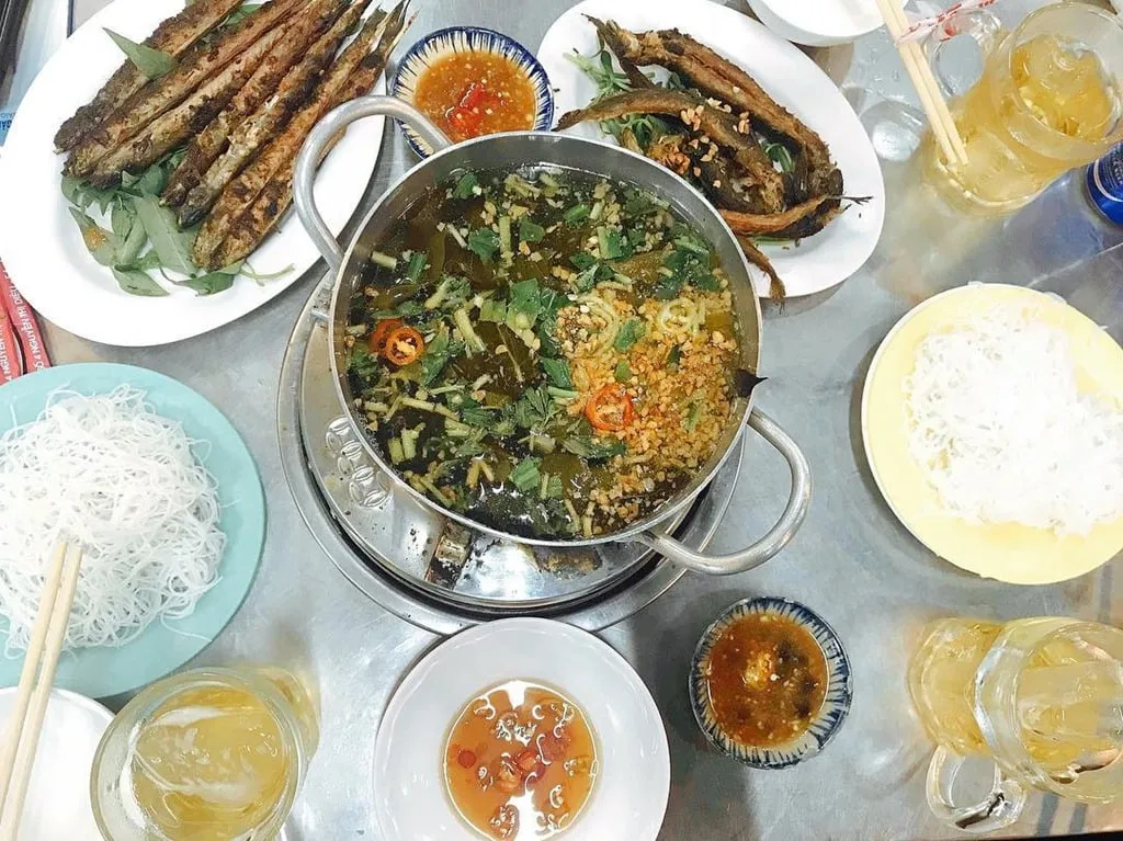 Rau ăn kèm lẩu cá kèo