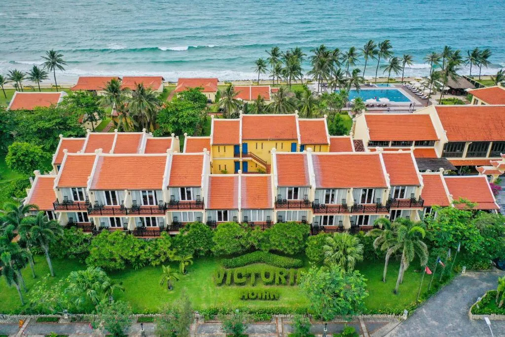 Resort với kiến trúc Đông Dương tuyệt đẹp bên biển Cửa Đại