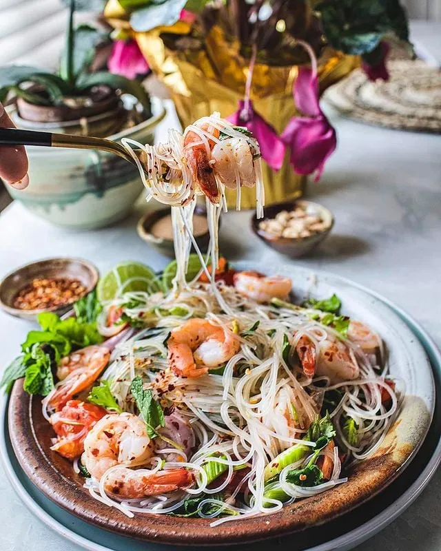 Salad mì thủy tinh