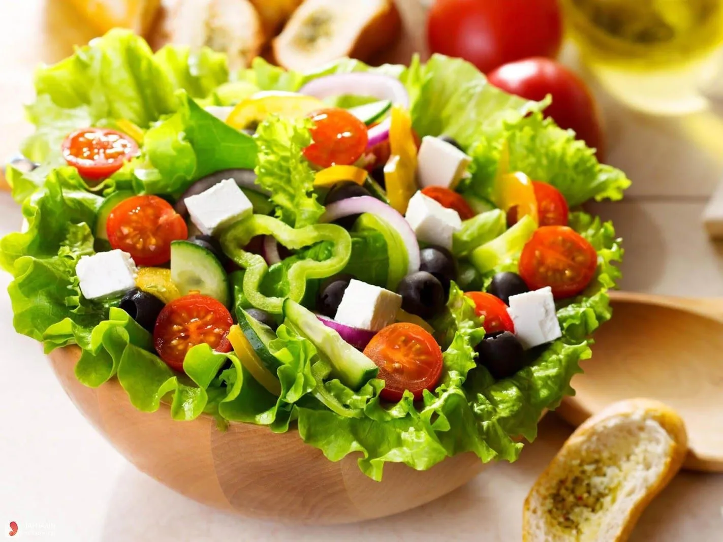 Salad rau xanh với nhiều loại rau tươi