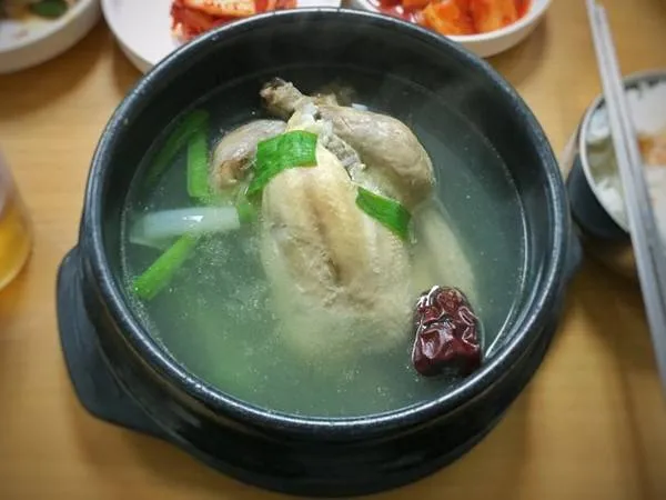 Samgyetang - gà hầm sâm bổ dưỡng